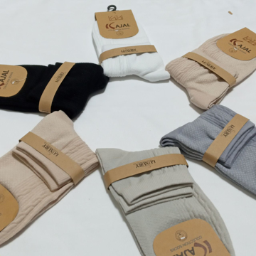 تصویر از جوراب نیم ساق زنانه