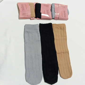 تصویر از جوراب زنانه طرح گندم