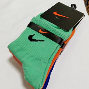 تصویر از جوراب نیم ساق نایک